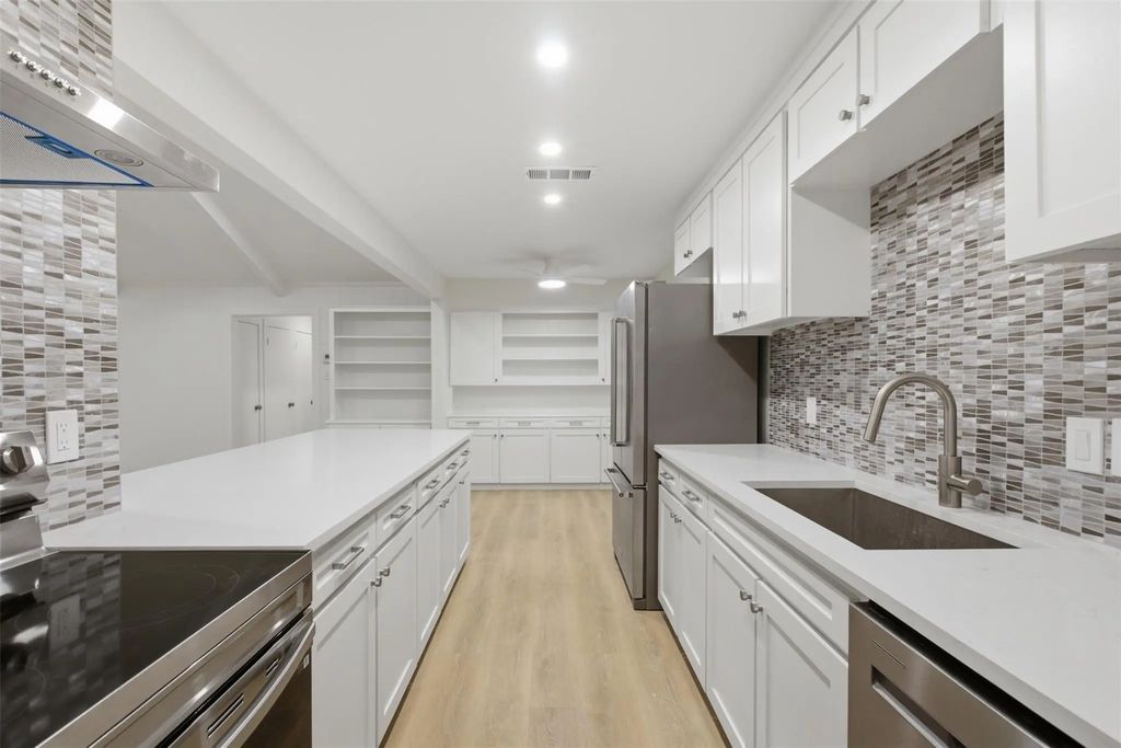 7515 Meadow Oaks Drive, Dallas