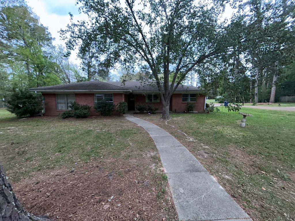 300 Arkansas Street, Winnfield