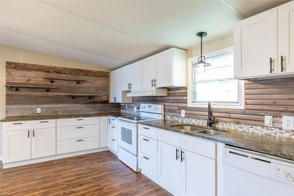 1107 Market Street, Tye
