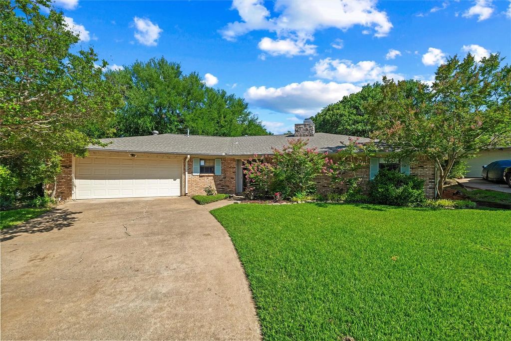 4709 Wood Springs Court, Arlington