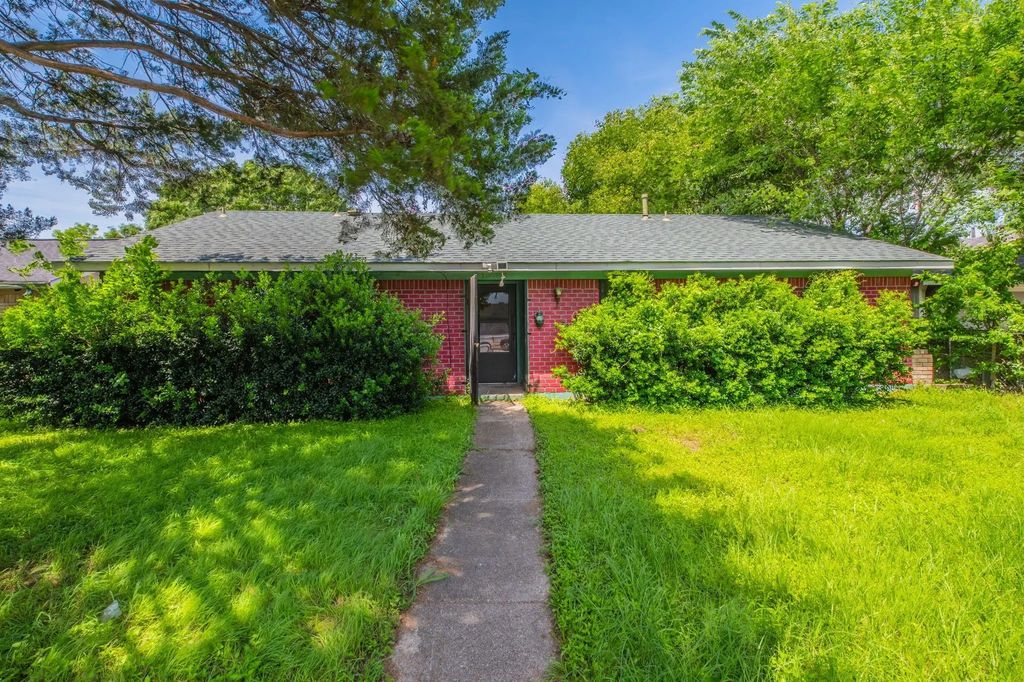 10431 Kinslow Drive, Dallas