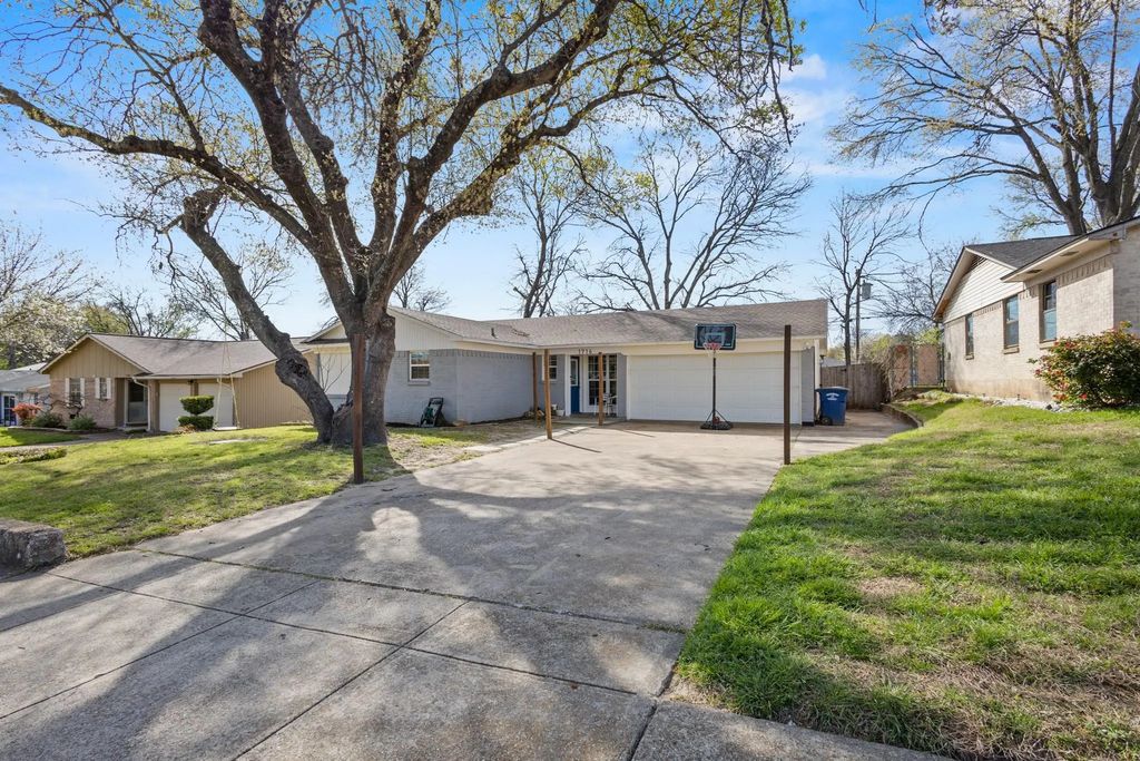 1716 Caravan Trail, Dallas