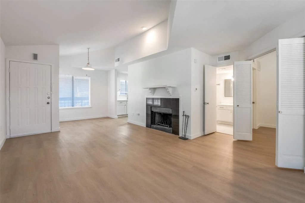 5550 Spring Valley Road D31, Dallas