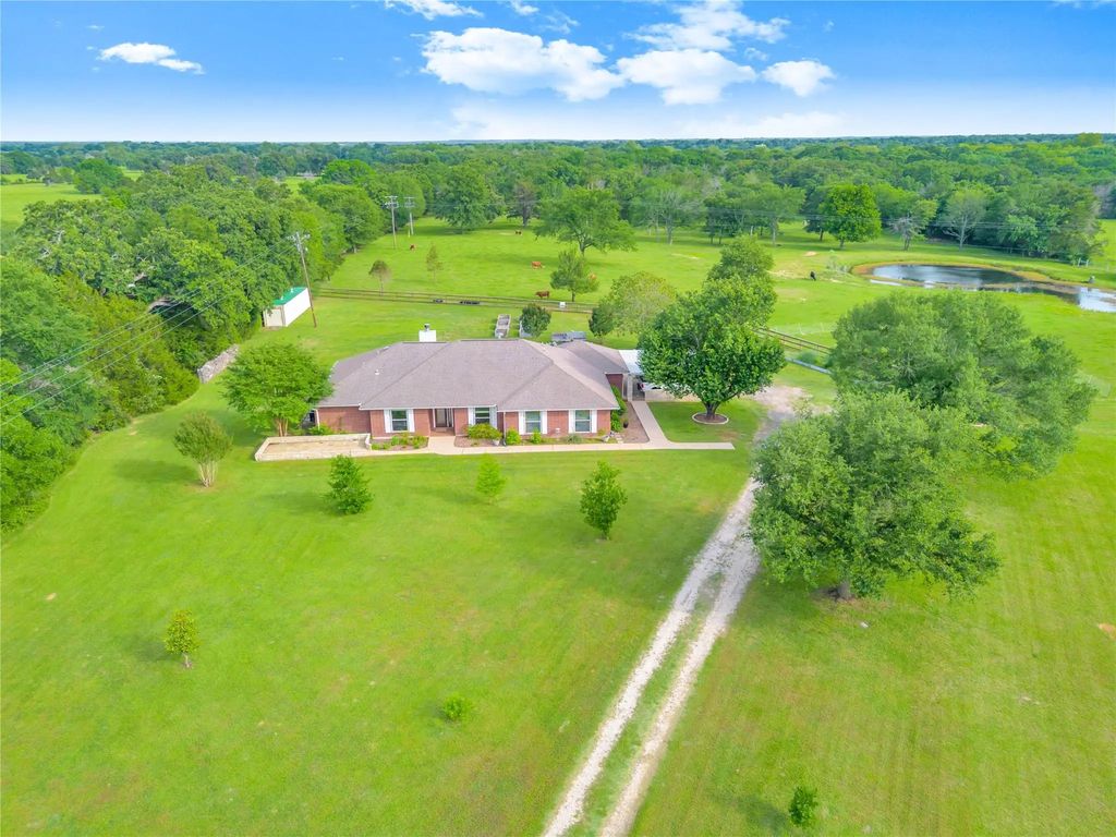 2232 Highway 164 E, Groesbeck