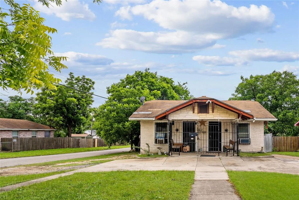 2431 Britton Drive, Dallas