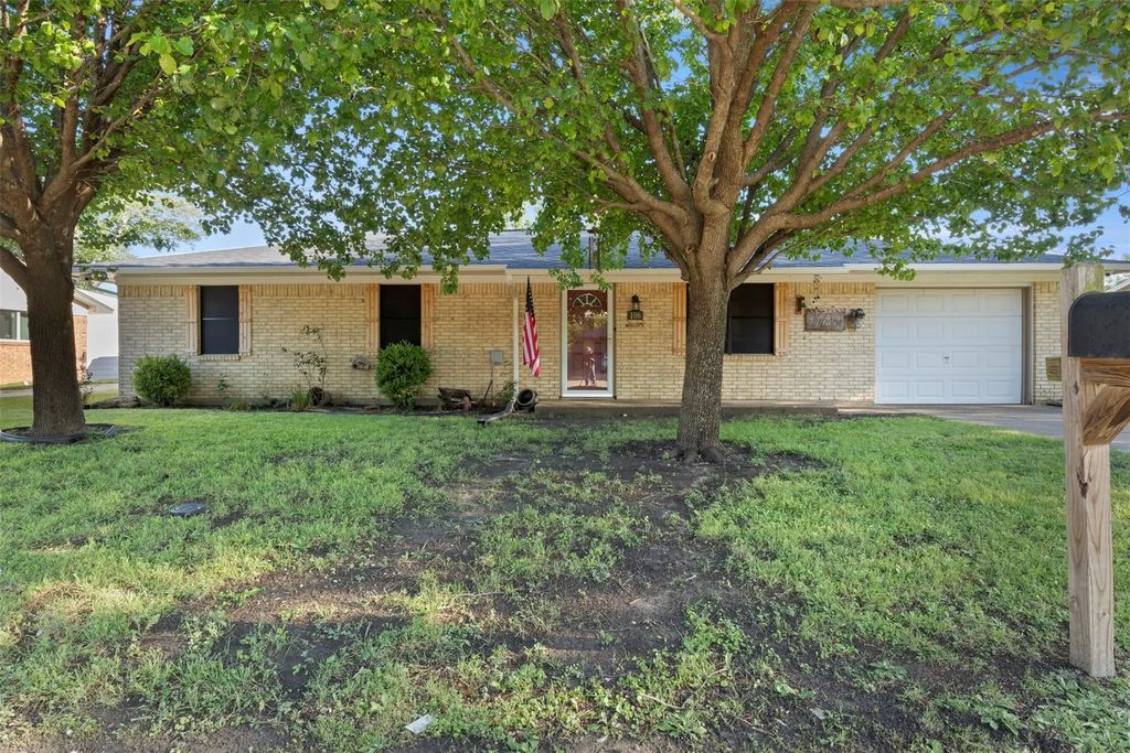 106 Wayne Drive, Sanger