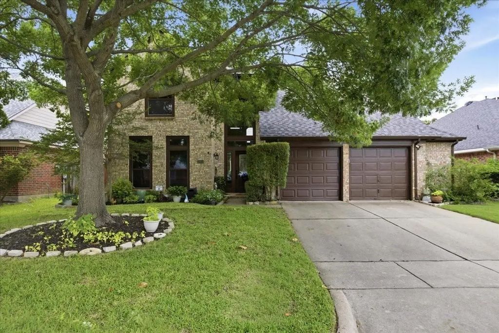 6801 Briarwood Drive, Fort Worth