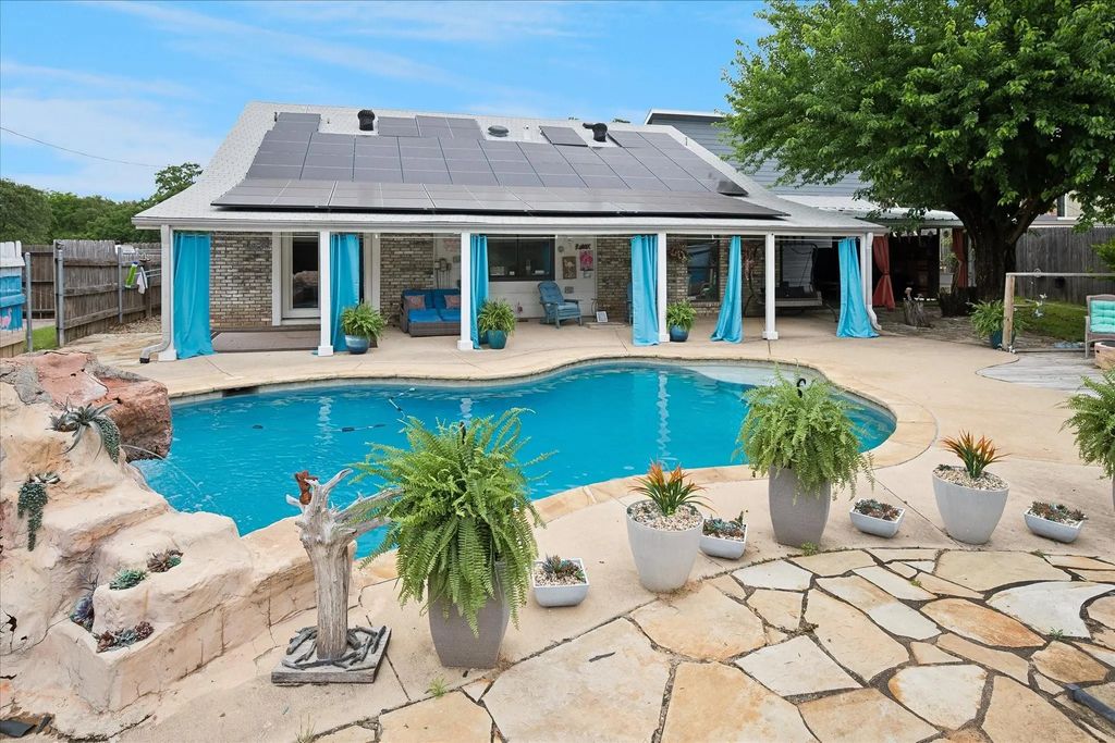 9716 Windsor Circle, Fort Worth