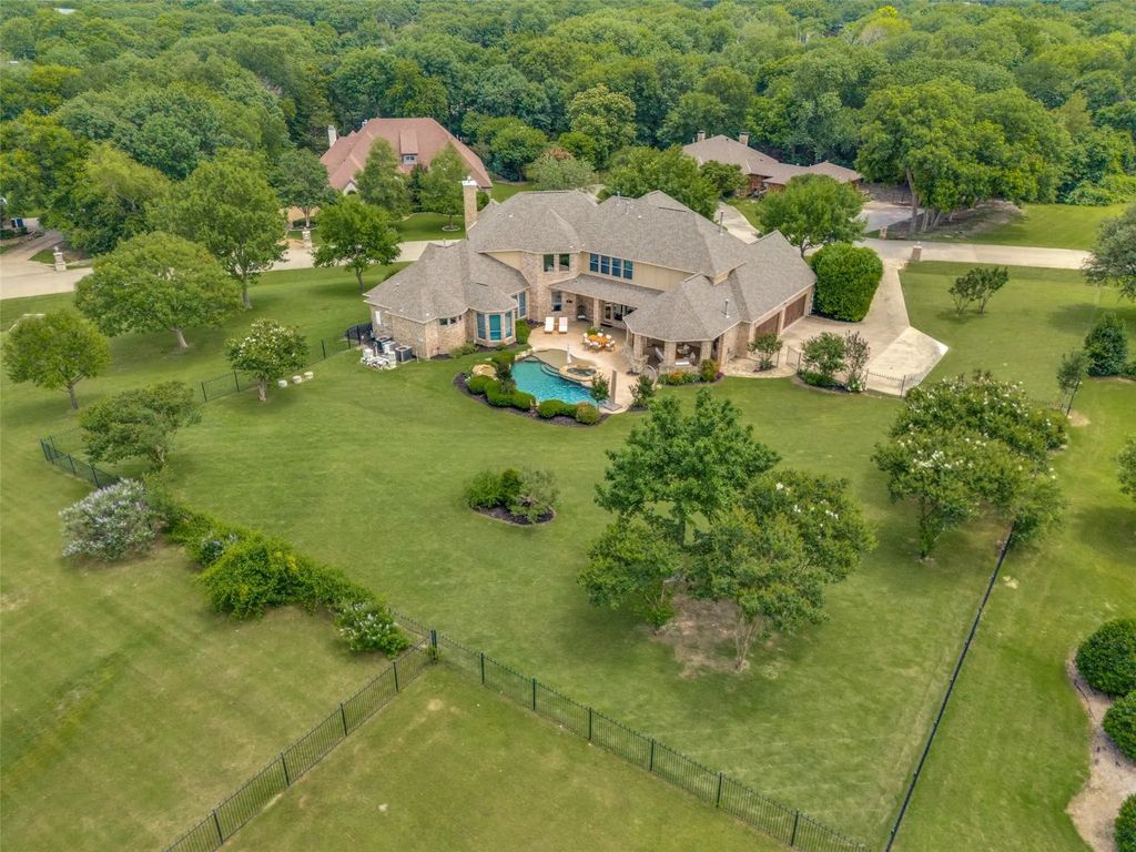 671 Lakeridge Drive, Fairview