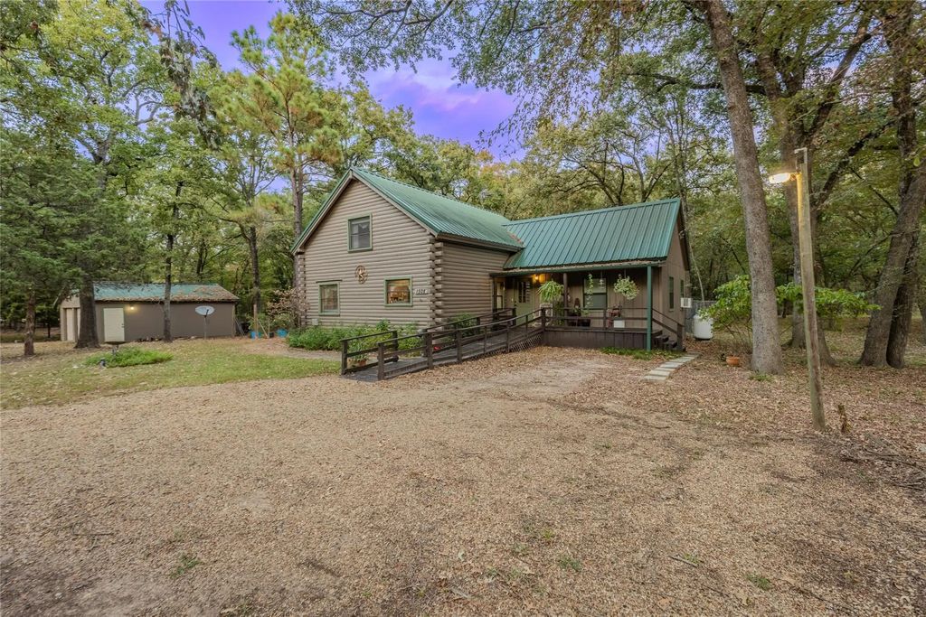 1508 Riverside Drive, Quinlan
