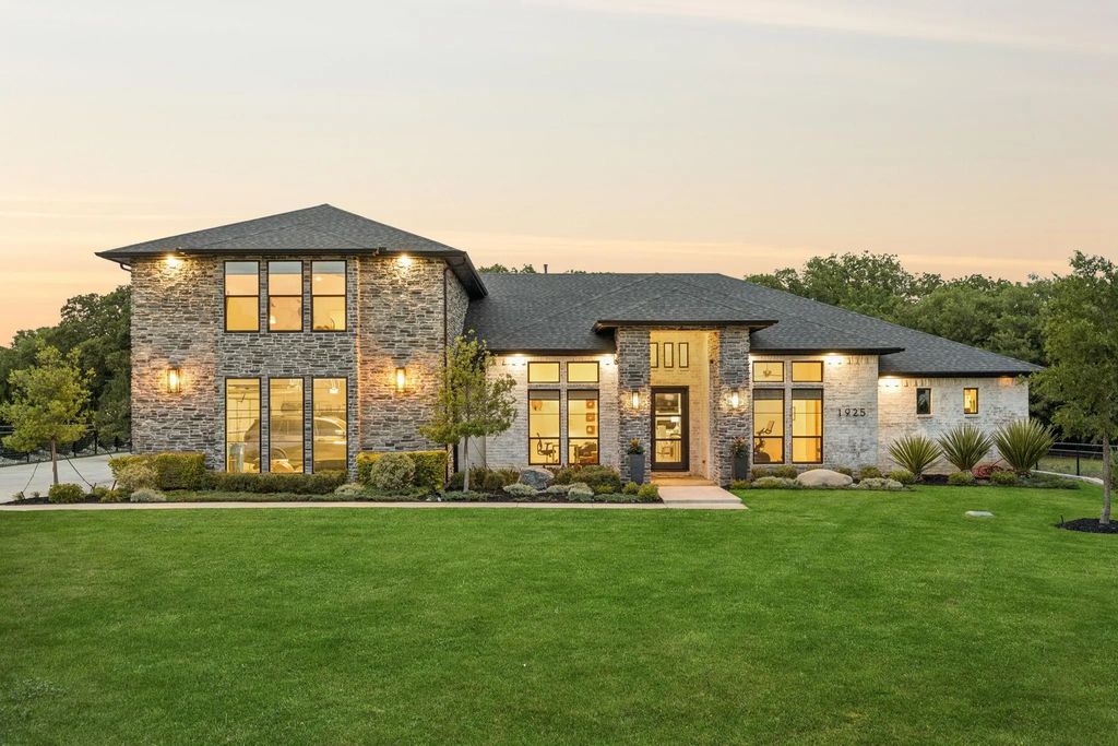 1925 Creek View Court, Argyle