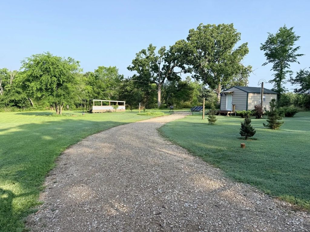 400 Vz County Road 4809, Ben Wheeler