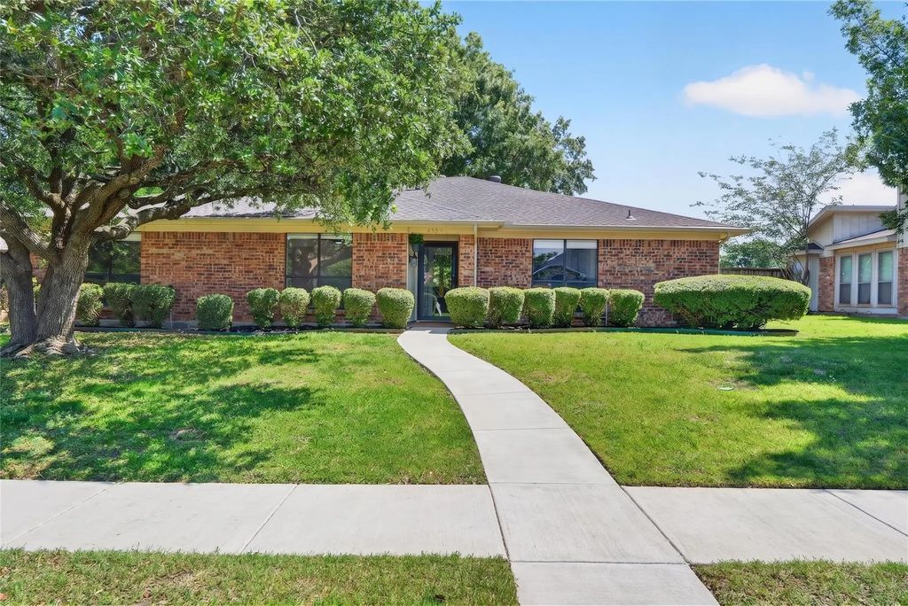 3220 Topaz Way, Plano