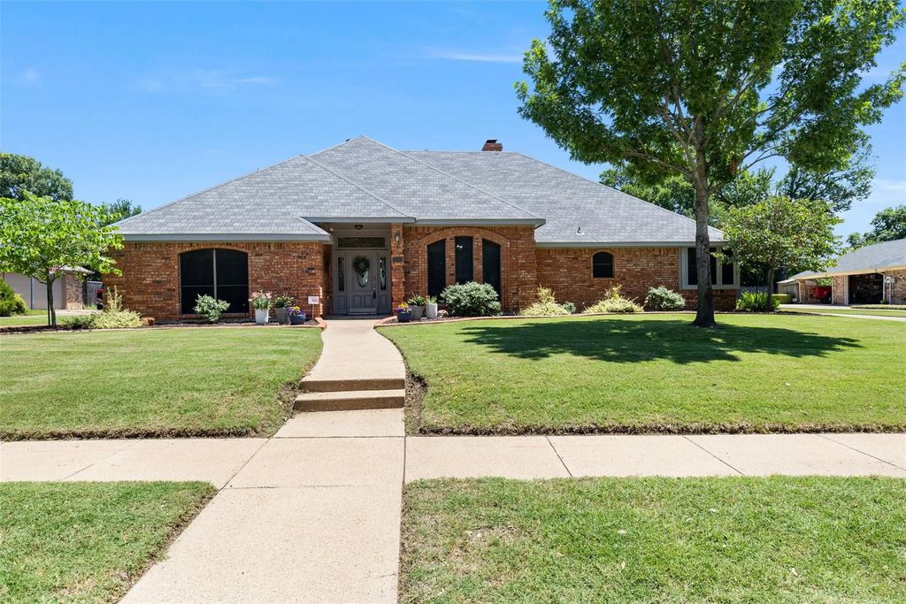 1414 O Shannon Lane, Garland