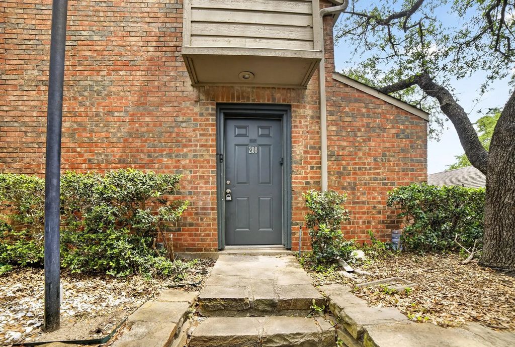 9254 Forest Lane 208, Dallas