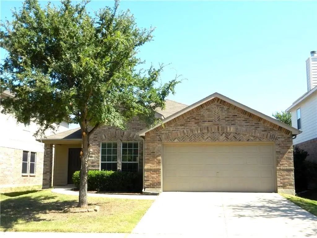 909 Starling Lane, Aubrey