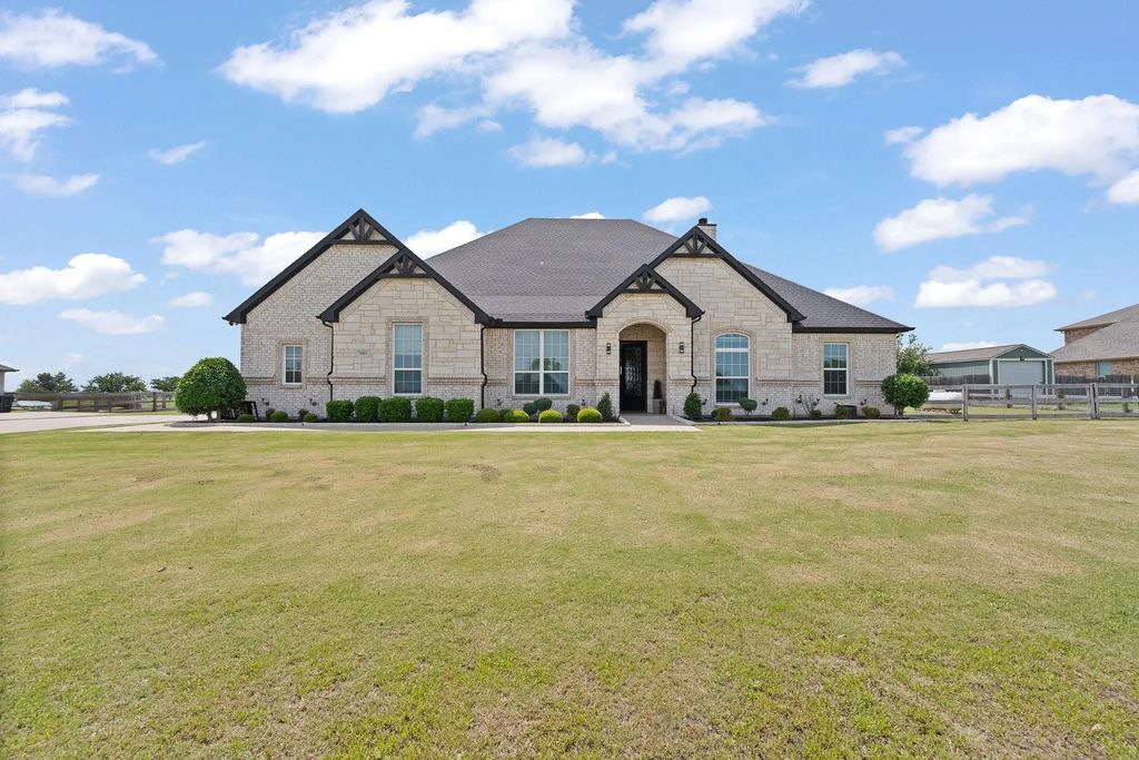 7681 County Road 1009, Godley