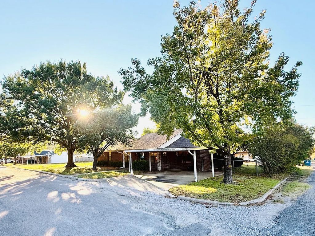 300 Denton Court, Collinsville