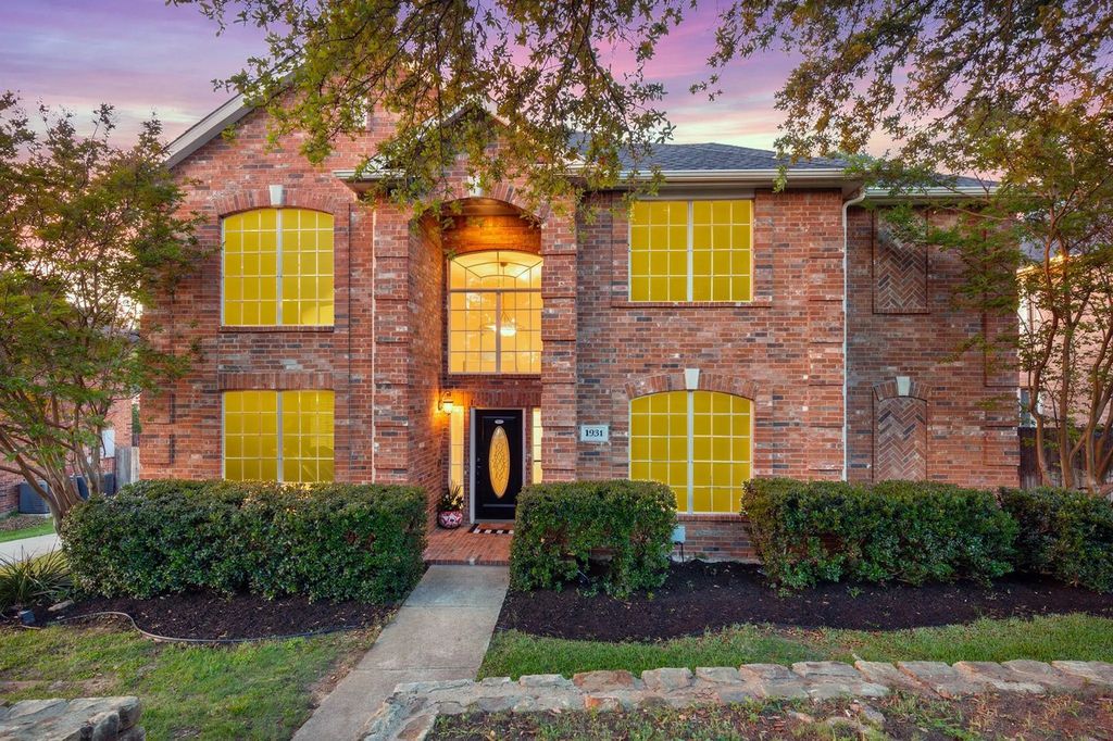 1931 Fall Creek Trail, Keller