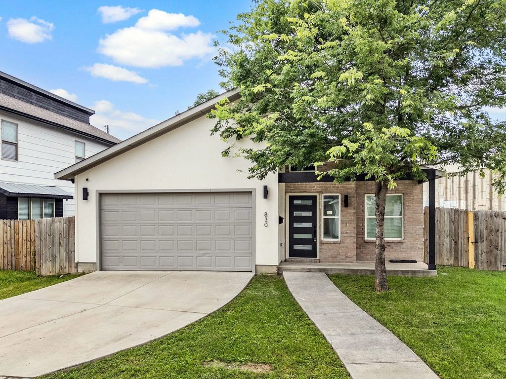 830 E Powell Avenue, Fort Worth