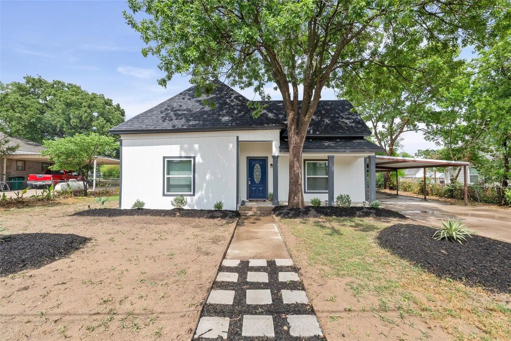 407 Pine Lane, Tolar