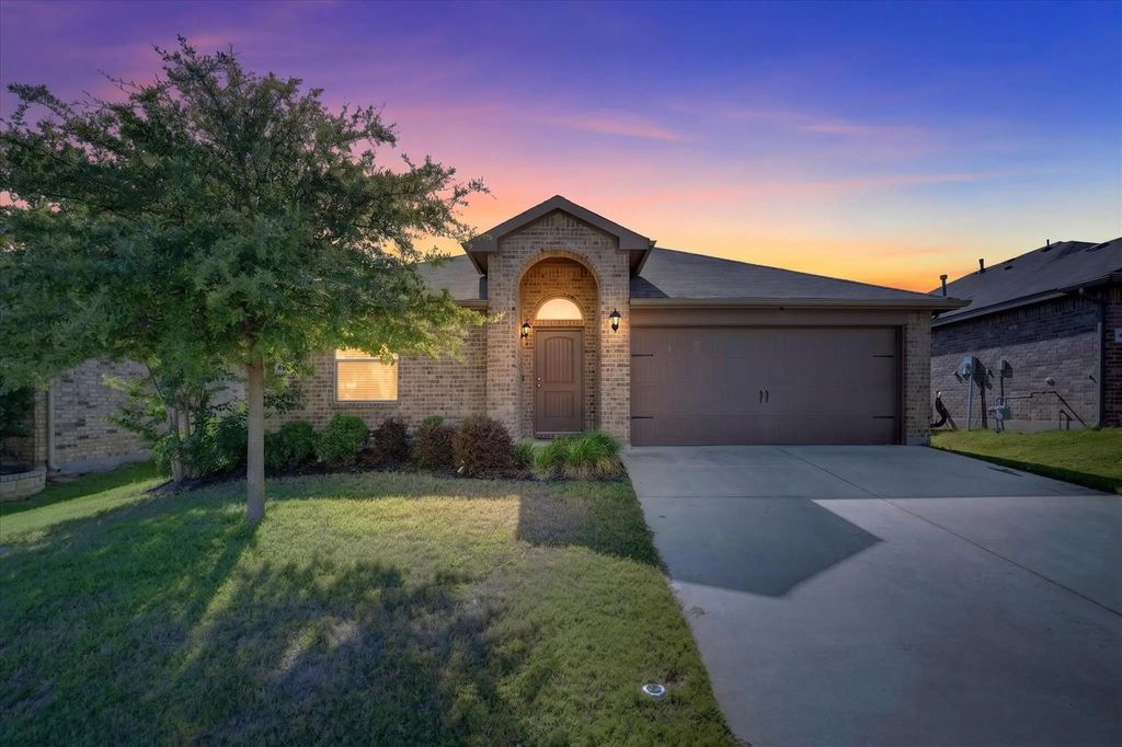 8020 Crimea Lane, Fort Worth