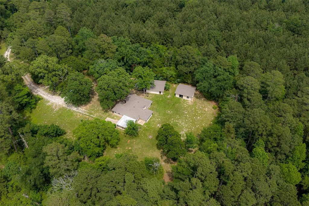 302 An County Road 3914, Palestine