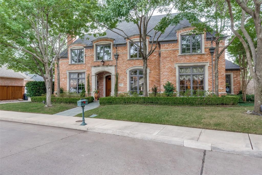 6934 Forest Glen Drive, Dallas