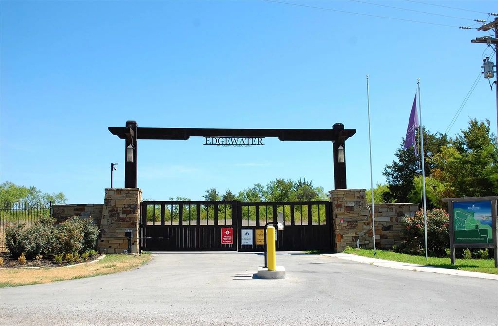 7137 County Road 4042, Kemp