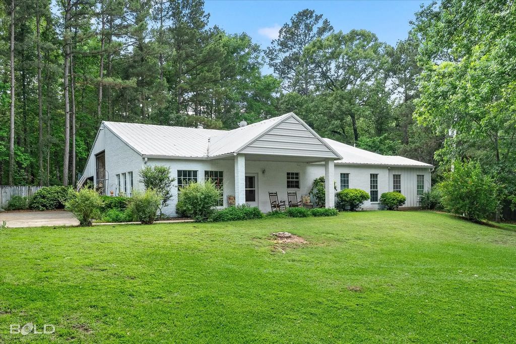 120 Gray Circle, Benton