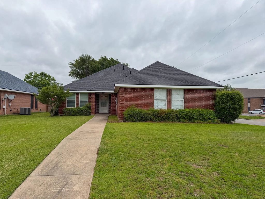 1901 Monte Cristo Way, Sherman