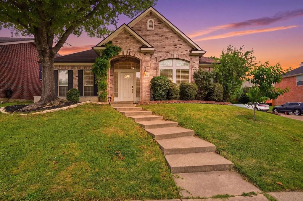 834 Heritage Parkway S, Allen