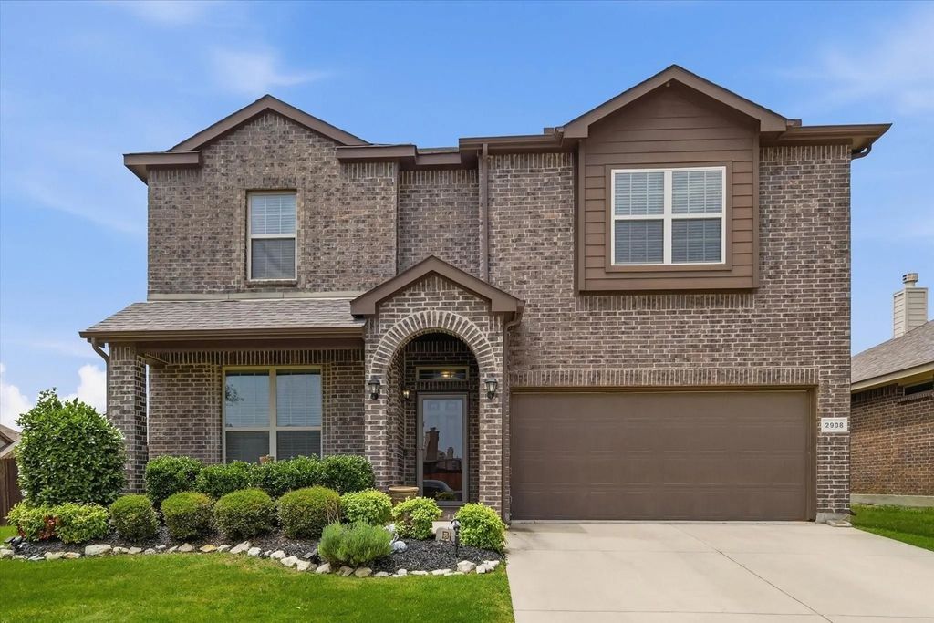 2908 Saddle Creek Drive, Fort Worth