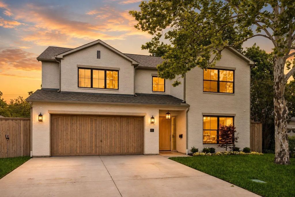 10215 Lynford Drive, Dallas
