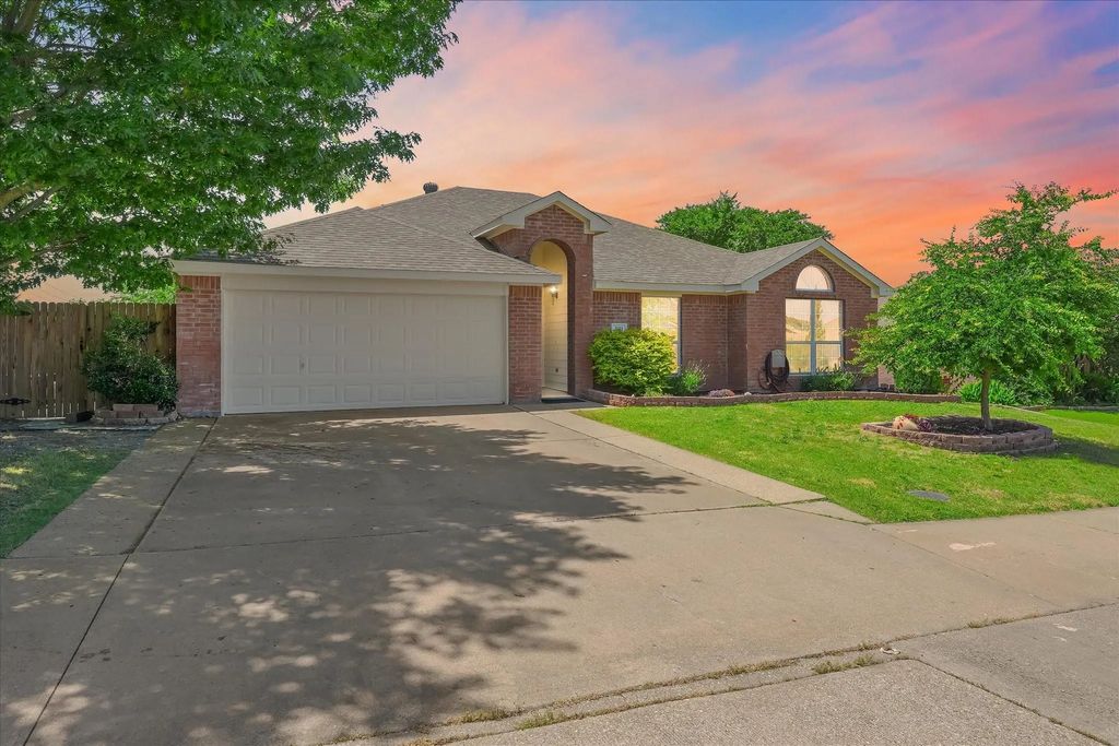 501 Meadowview Street, Farmersville