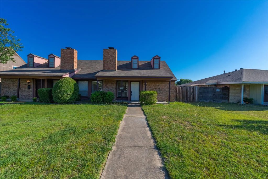 625 Woodhaven Place, Richardson