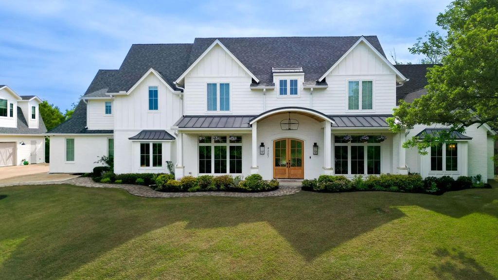 4207 Kelly Elliott Road, Arlington