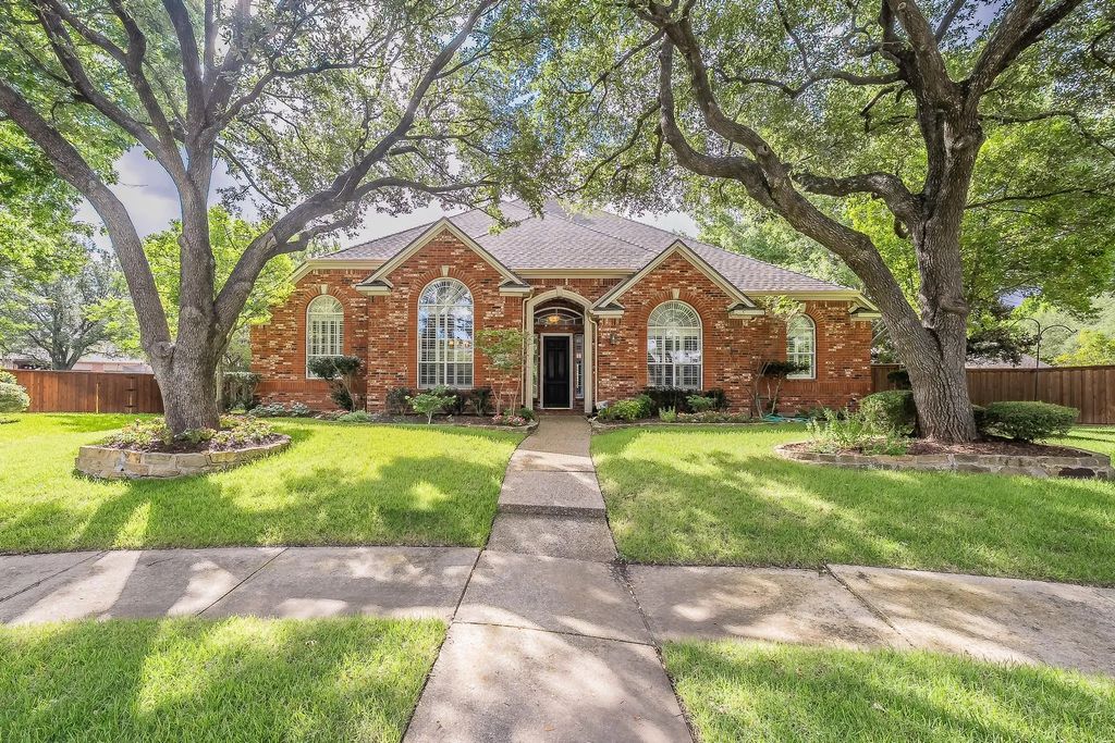 703 Henderson Court, Allen