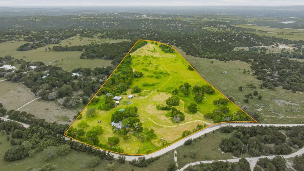 598 County Road 2137, Meridian