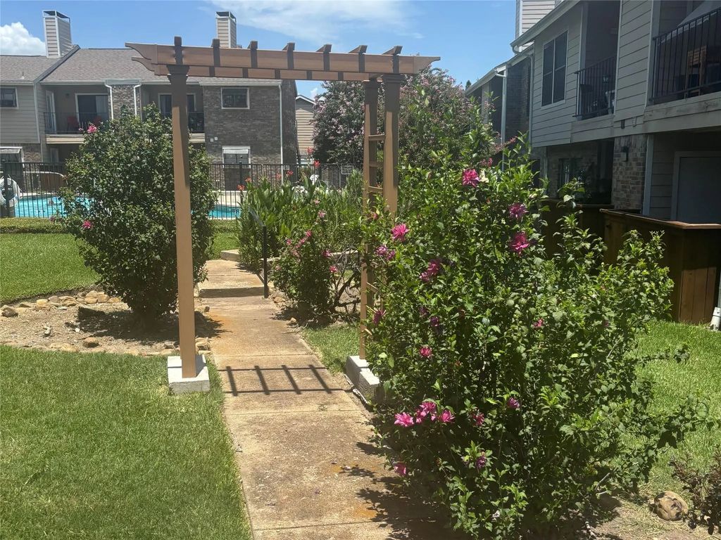 4748 Old Bent Tree Lane 1707, Dallas