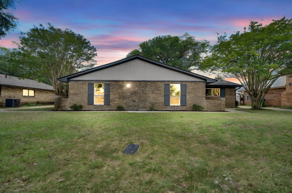 411 Gingerbread Lane, Waxahachie