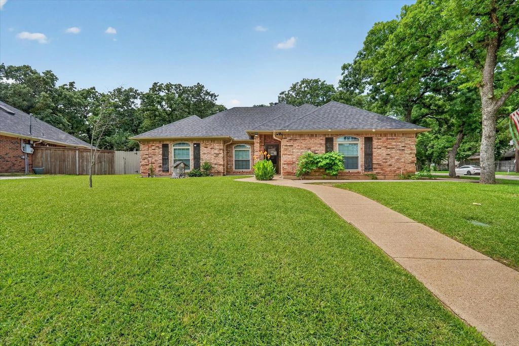 1000 Shady Hill Lane, Burleson