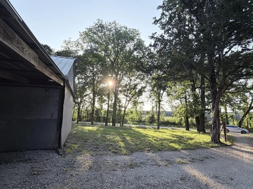 17100 County Road 329, Terrell