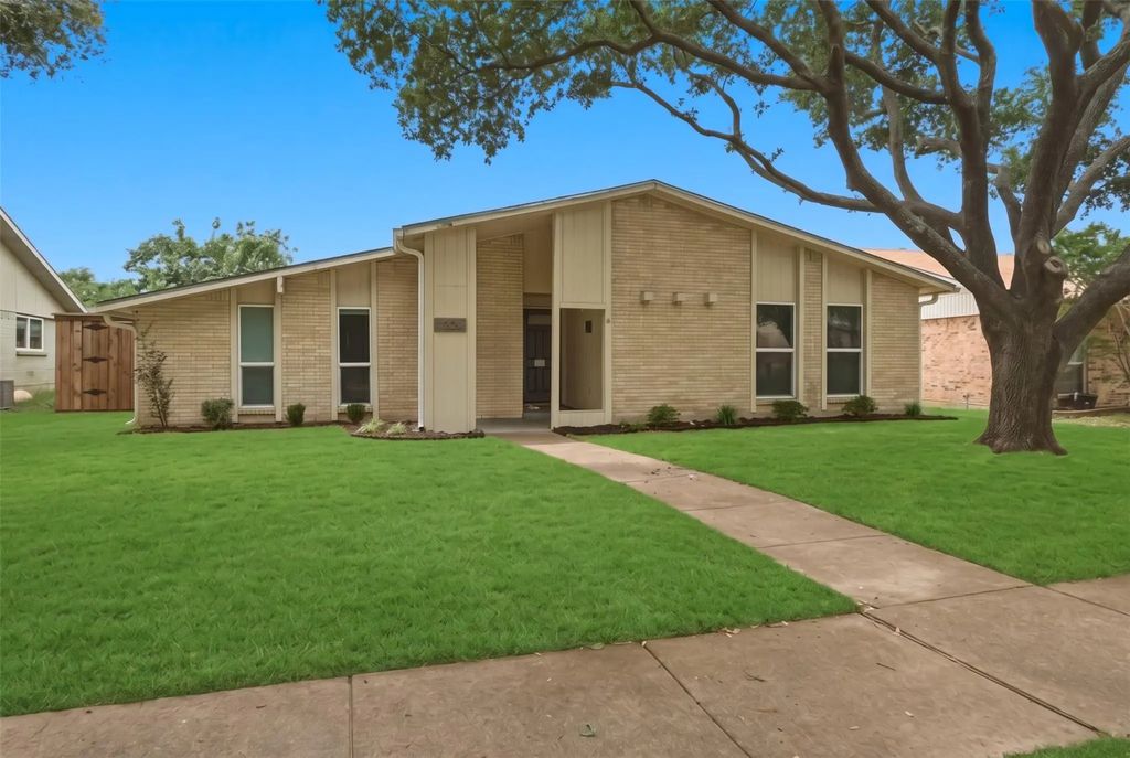 1804 Castille Drive, Carrollton