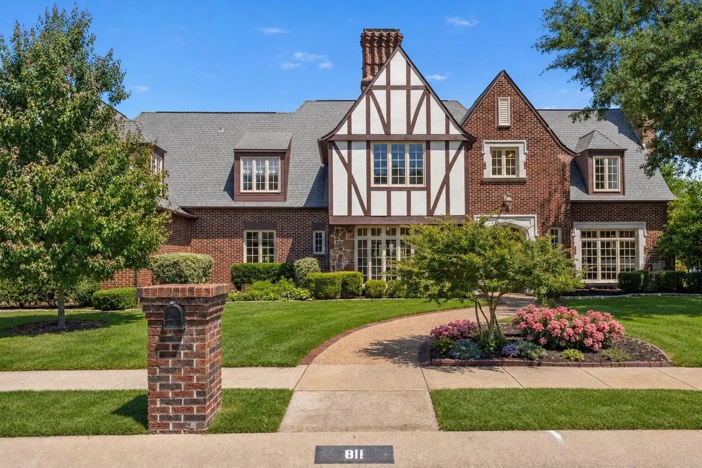 811 Lake Creek Drive, McKinney
