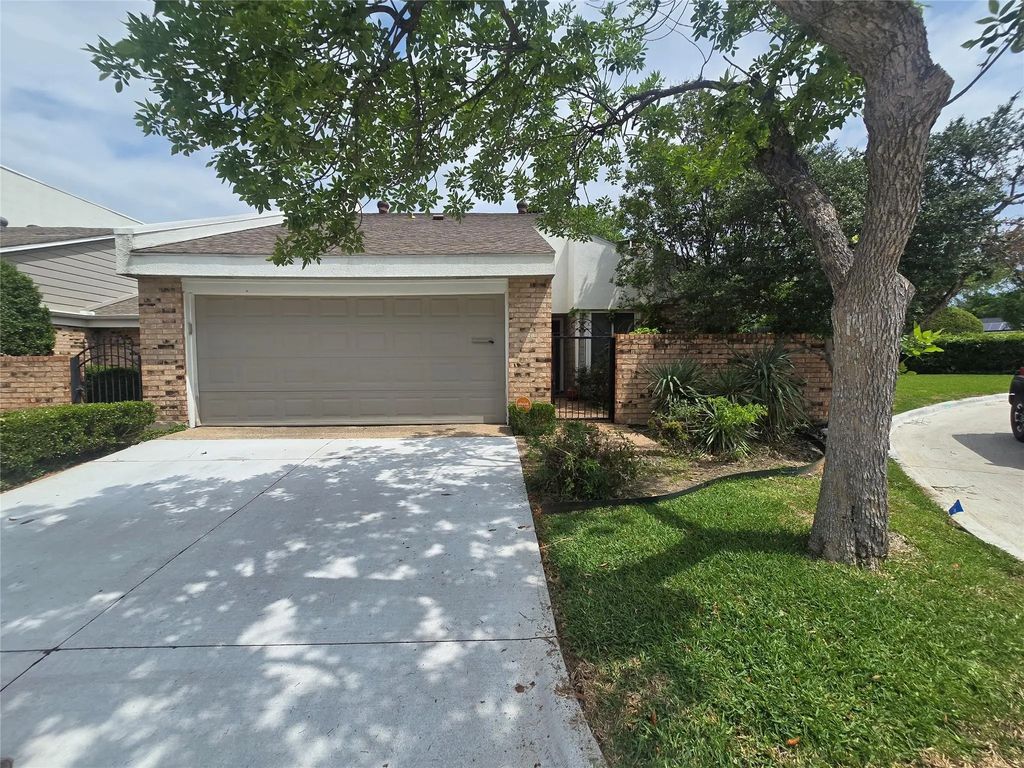 2117 Brook Mount Court, Carrollton
