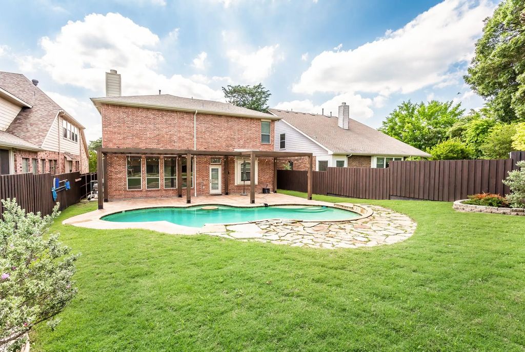 4738 Coyote Trail, Dallas