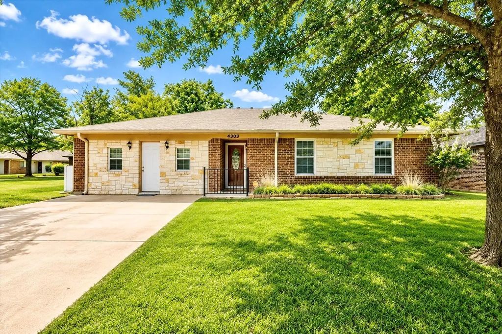 4303 Cypress Springs Court, Arlington