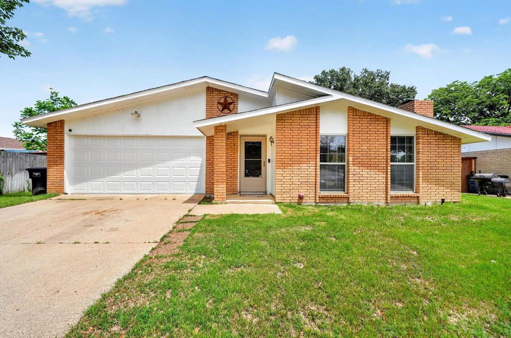 4036 Seven Gables Street, Fort Worth