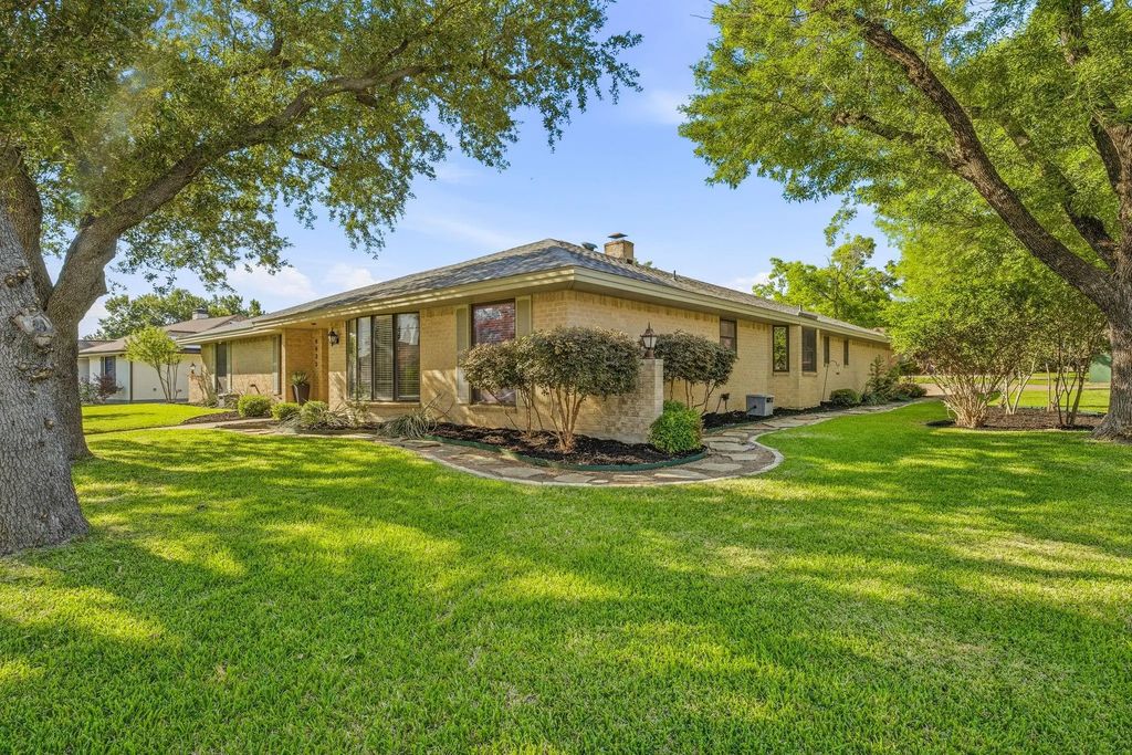 4433 Quail Hollow Road, Fort Worth